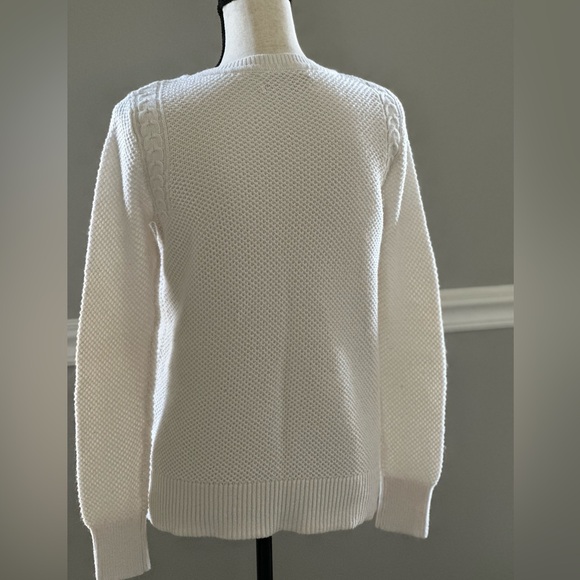 Loft Woman’s size M White Crew Neck Knit Sweater long sleeves cable pattern - Picture 6 of 8